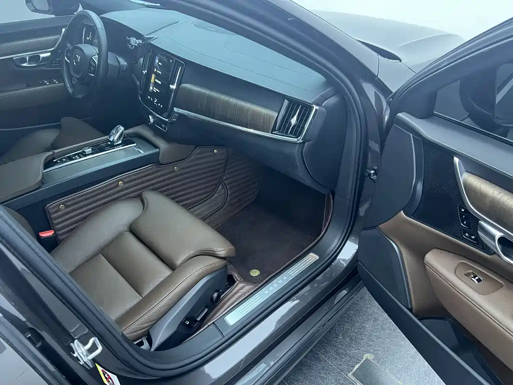 Volvo S90 2021 B5 Intelligent Distance Luxury Edition