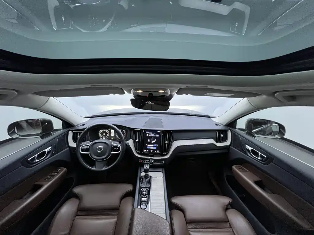 Volvo XC60 2020 T5 AWD Intelligent Luxury Edition