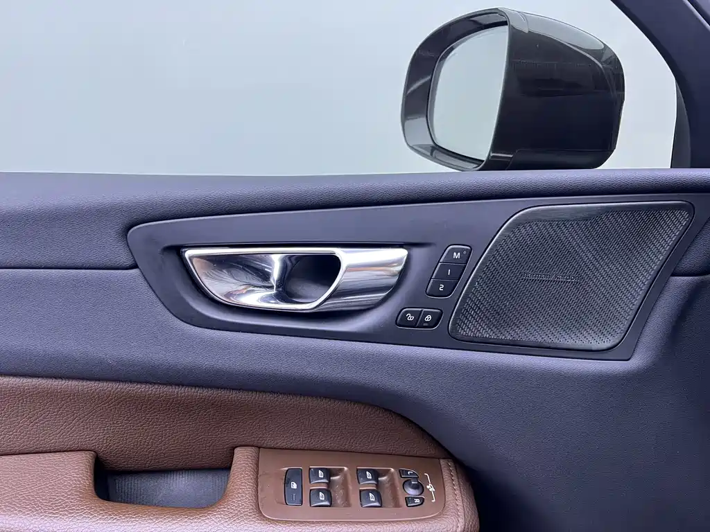 Volvo XC60 2020 T5 AWD Intelligent Luxury Edition