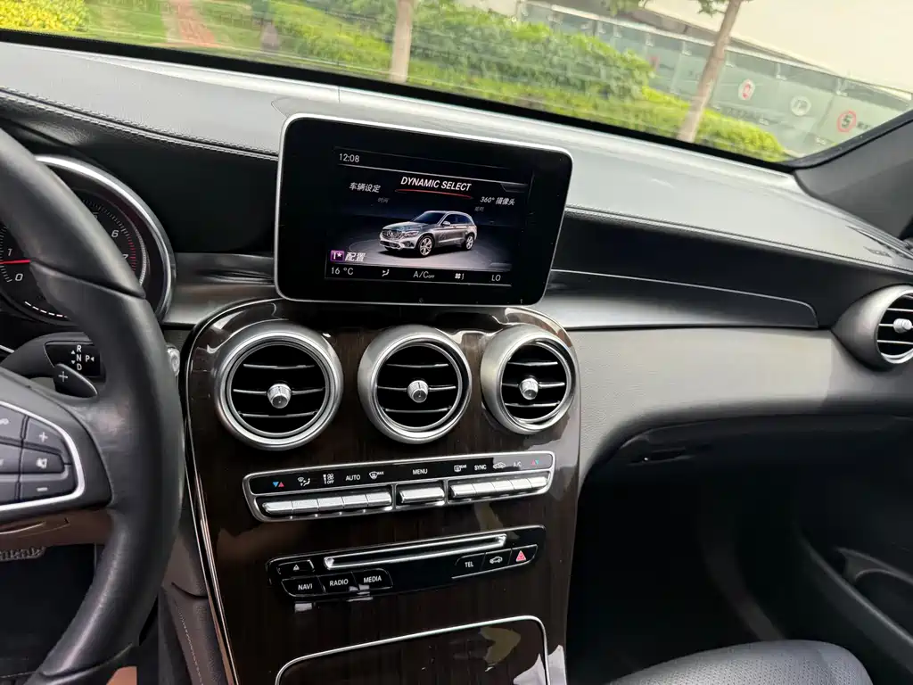 Mercedes GLC 2017 GLC 260 4MATIC Luxury Edition