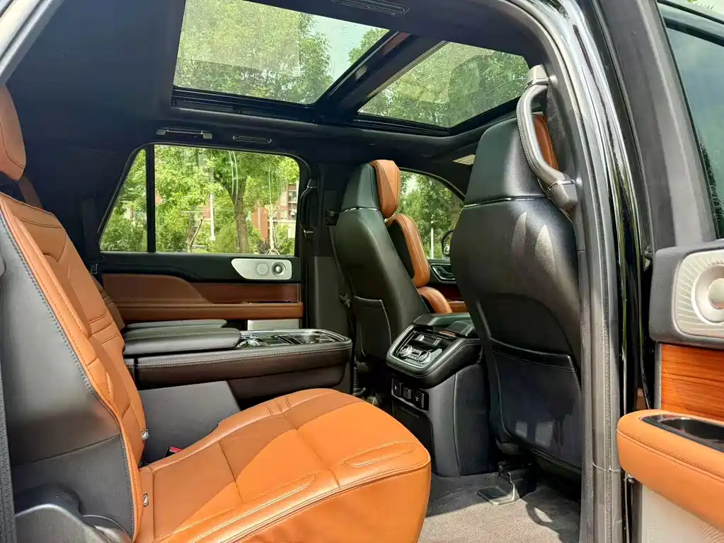 Navigator 2020 3.5T Long Axle Presidential Edition