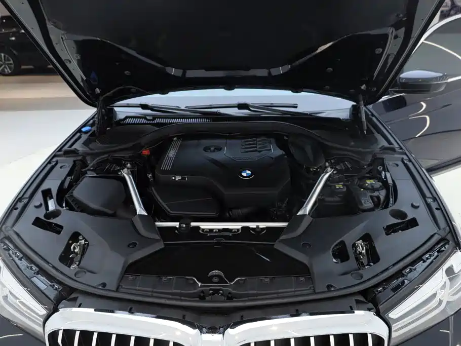 BMW 5 Series 2022 Model Refresh 530Li Leading Edition M Sport Package