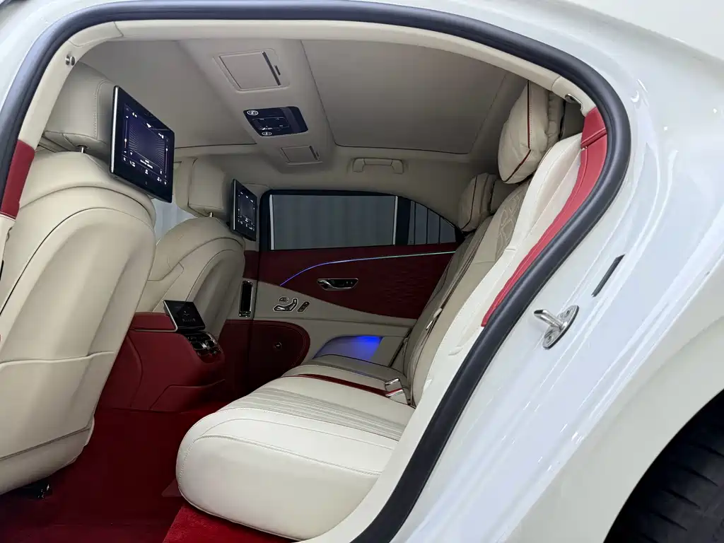 Flynn 2022 Model 4.0T V8 Mulliner