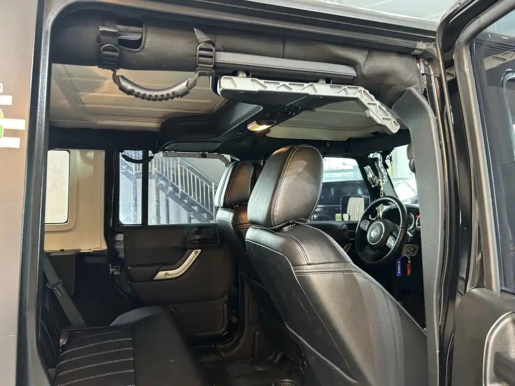 Jeep Wrangler 2017 3.6L Rubicon Four-Door Enjoyment Edition