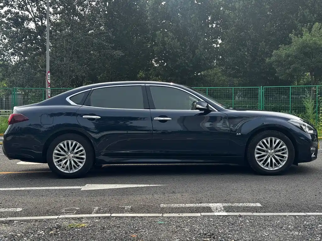 Infiniti Q70L 2017款 2.5L Enjoy Edition