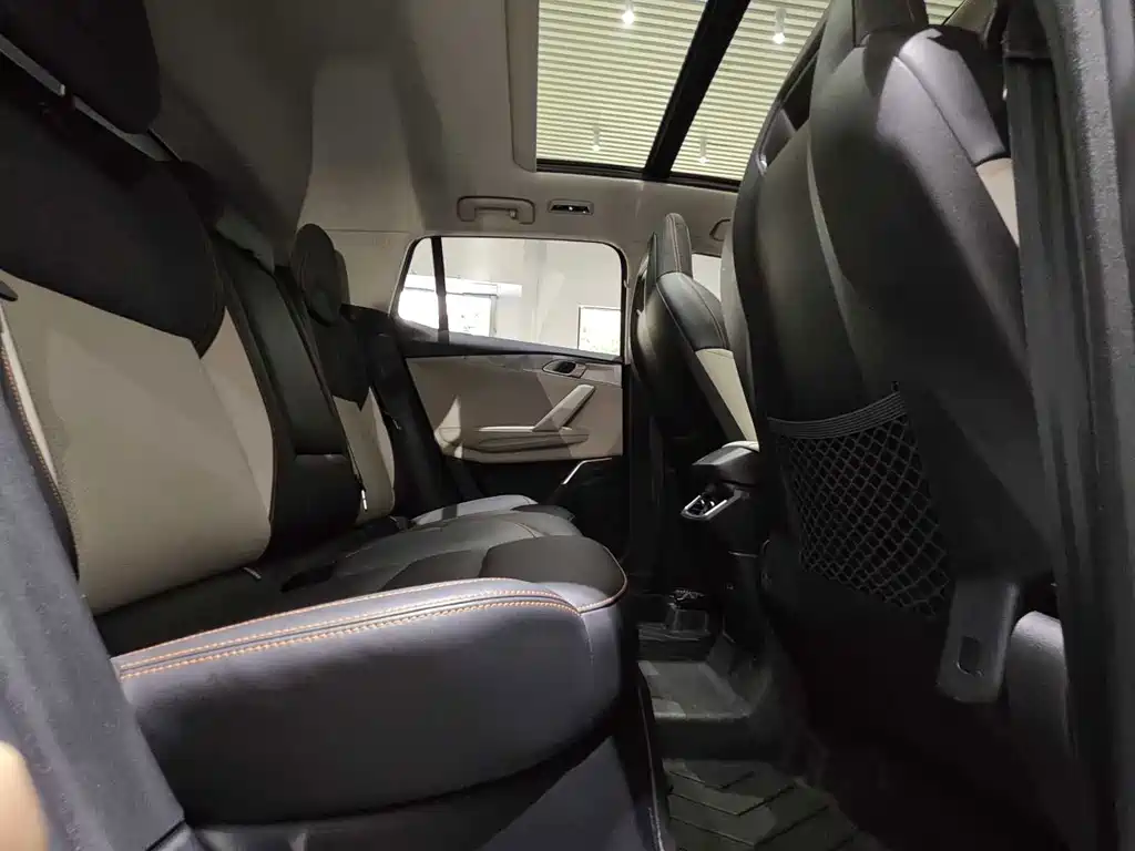 LEON 06 EM-P 2022 Model PHEV 84KM Range Pro