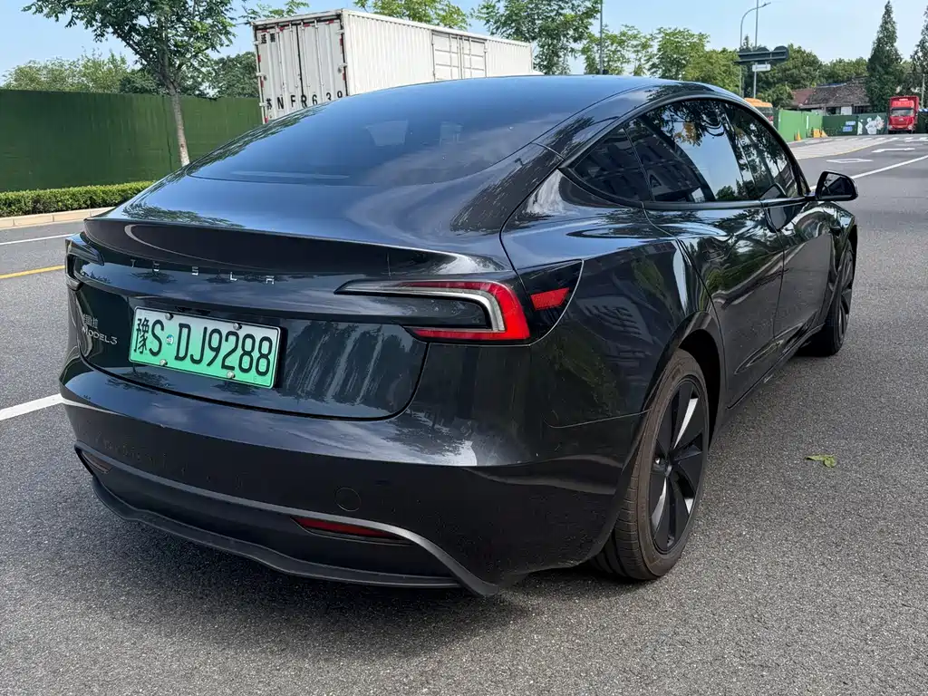 Model 3 2025 Rear-Wheel Drive Edition