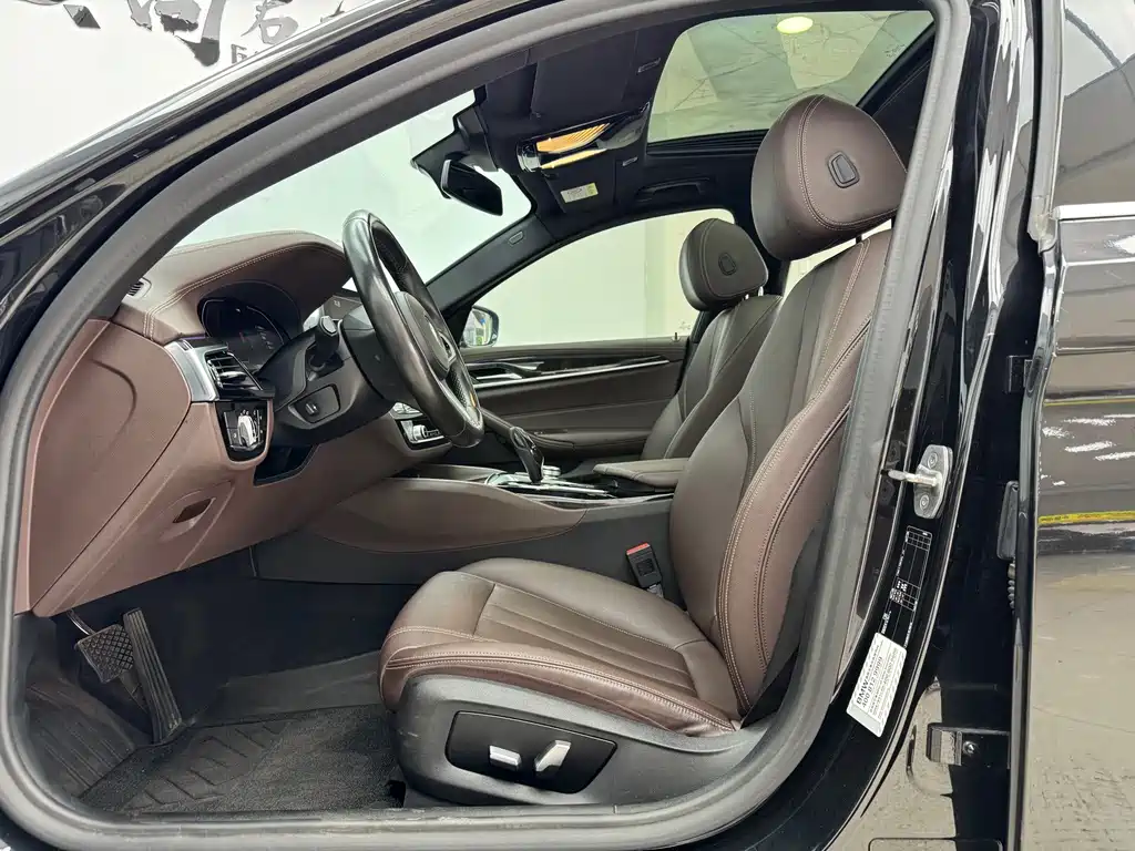 BMW 5 Series 2020 525Li M Sport Package