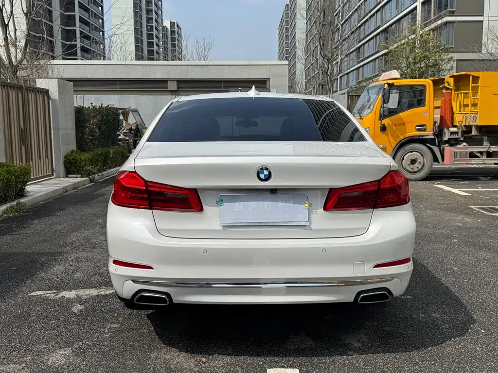 BMW 5 Series 2020 525Li Luxury Package