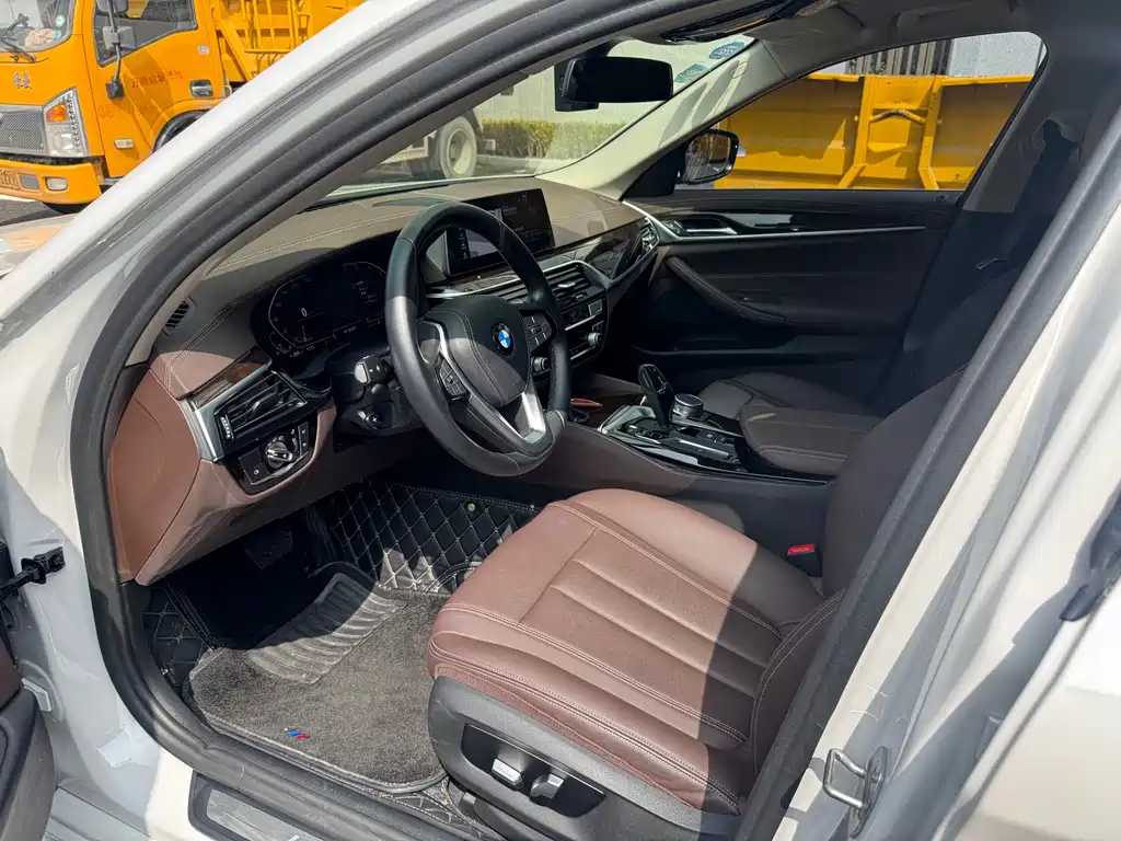 BMW 5 Series 2020 525Li Luxury Package