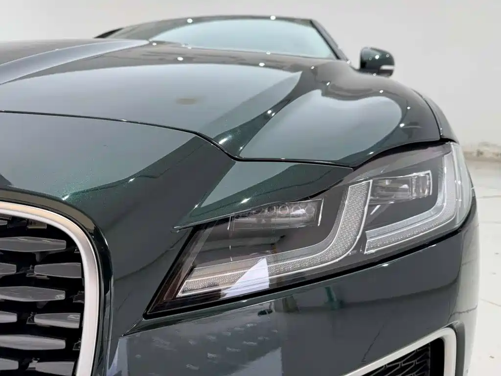 Jaguar XFL 2025 2.0T P250 2WD Premium Luxury Edition