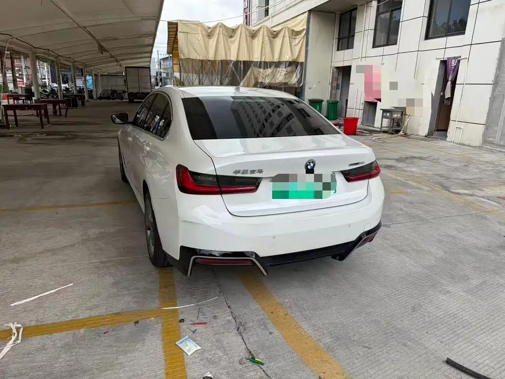 BMW i3 2022 eDrive 35 L