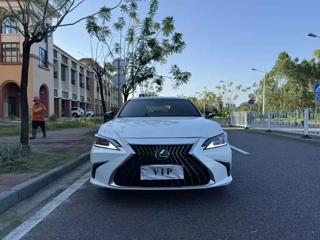 Lexus ES 2024 200 Prestige Edition