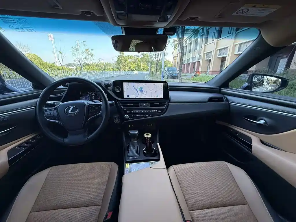 Lexus ES 2024 200 Prestige Edition