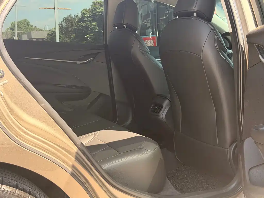 La Crosse 2021 1.5L Automatic Elite Edition