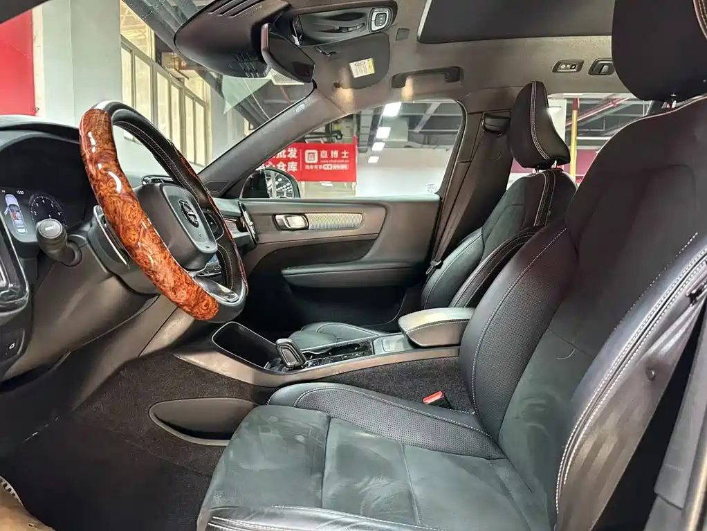 Volvo XC40 2021 T4 AWD Intelligent Distance Sport Edition