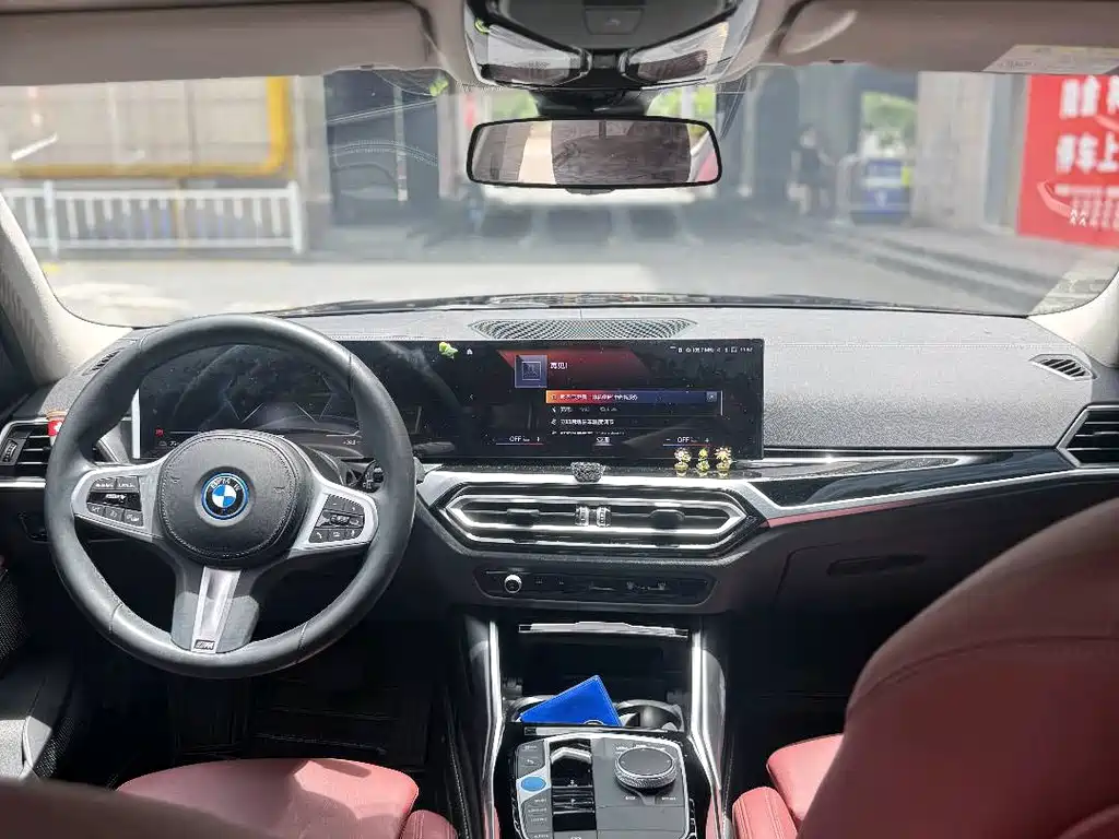 BMW i3 2022 eDrive 35 L