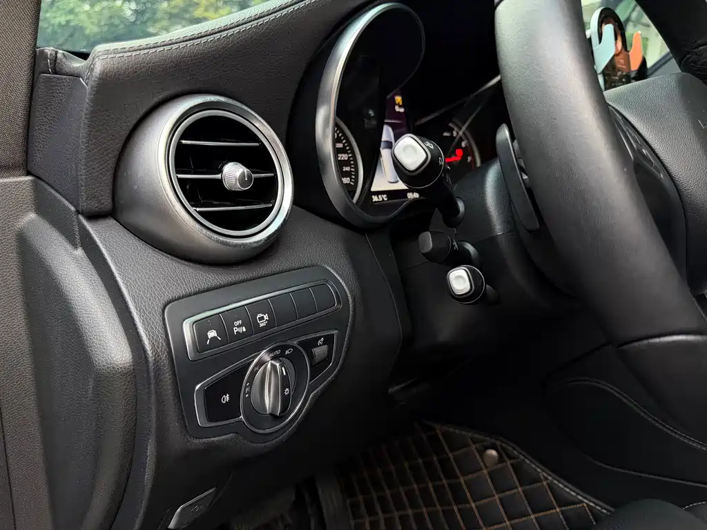 Mercedes-Benz GLC 2019 GLC 260 4MATIC Dynamic Edition