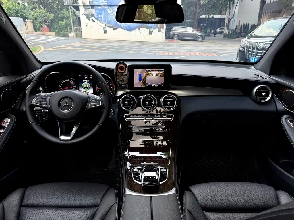 Mercedes-Benz GLC 2019 GLC 260 4MATIC Dynamic Edition
