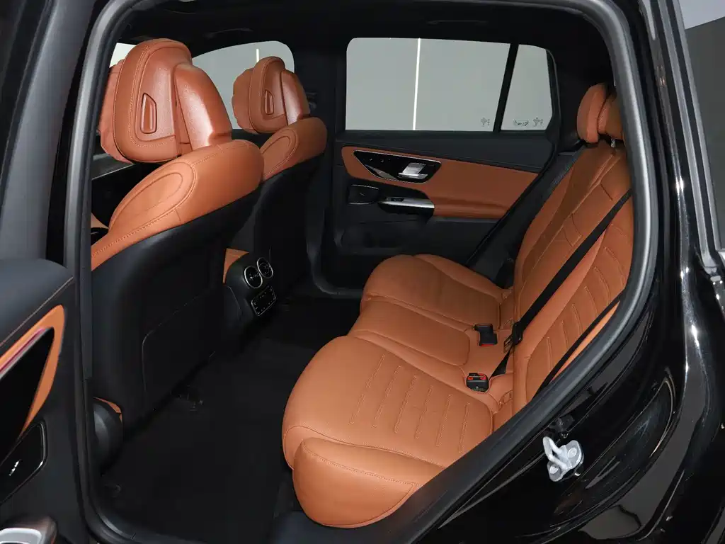 Mercedes-Benz GLC 2025款 Restyled GLC 260 L 4MATIC Dynamic Edition