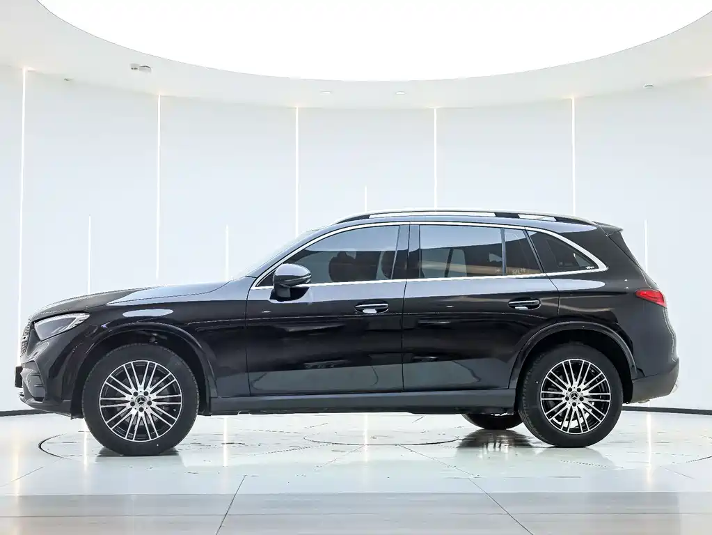 Mercedes-Benz GLC 2025款 Restyled GLC 260 L 4MATIC Dynamic Edition