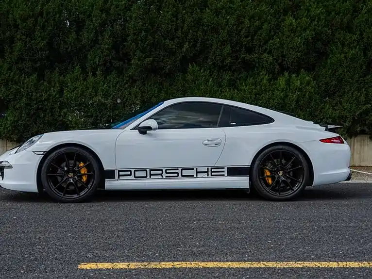 Porsche 911 Carrera 3.4L 2012 Model