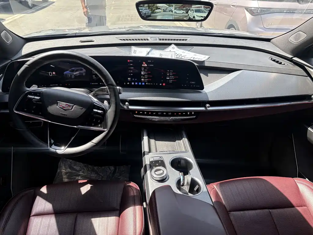 Cadillac XT5 2025 2.0T Platinum Edition