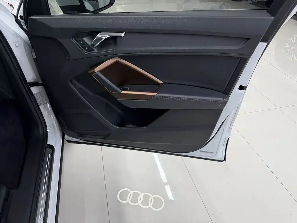 Audi Q3 2022 35 TFSI Fashion Elegance Edition
