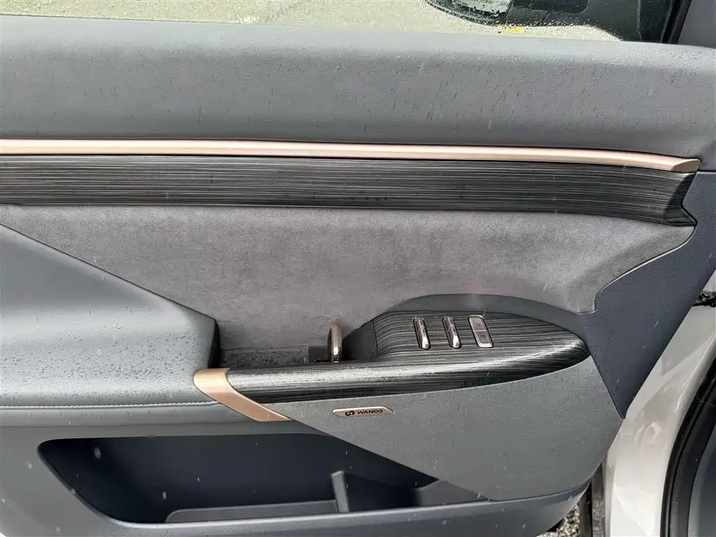 eπ008 2024 6-seat Extended Range Edition