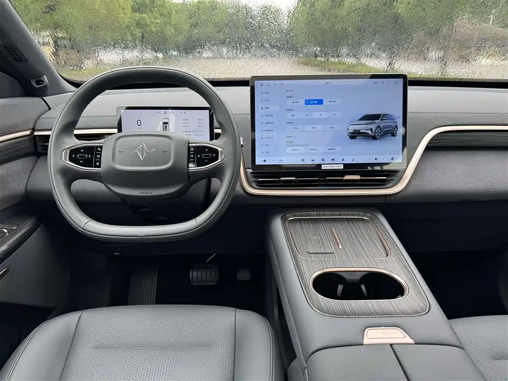 eπ008 2024 6-seat Extended Range Edition
