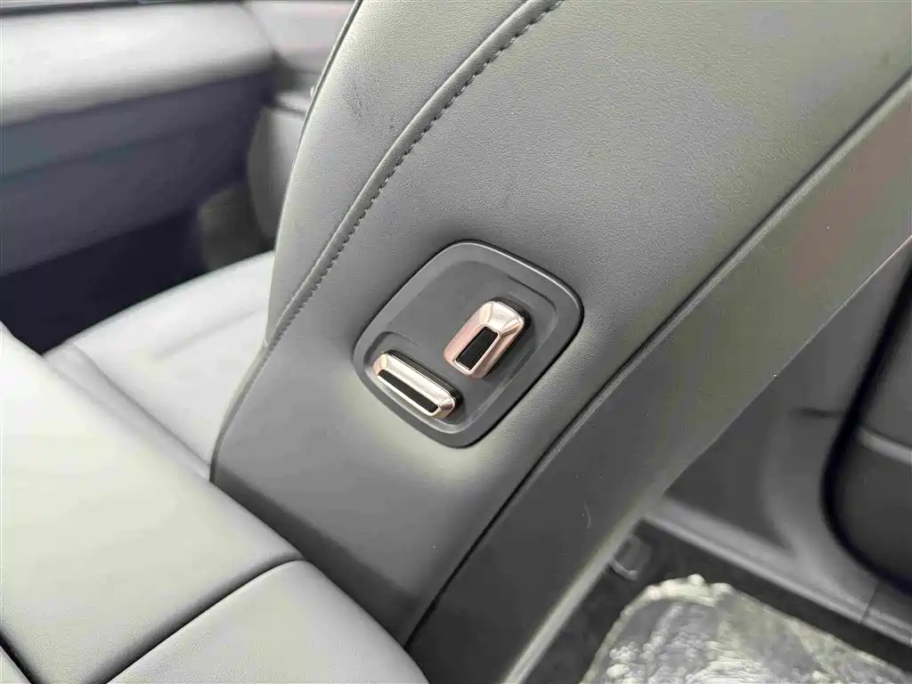 eπ008 2024 6-seat Extended Range Edition