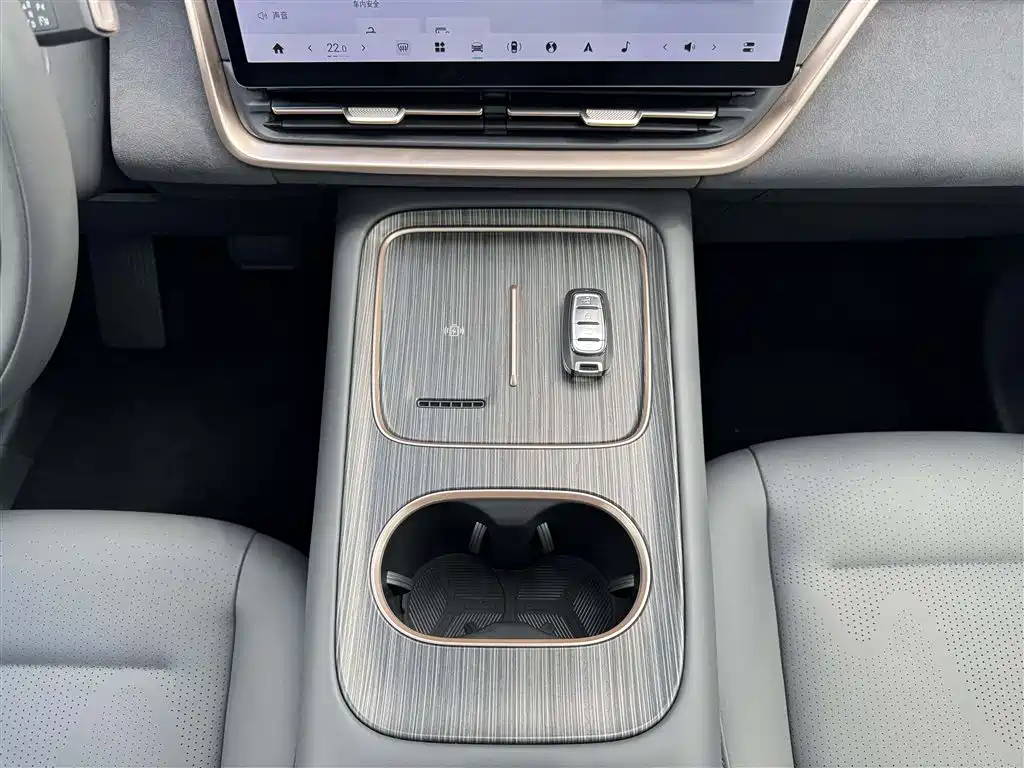 eπ008 2024 6-seat range-extended version