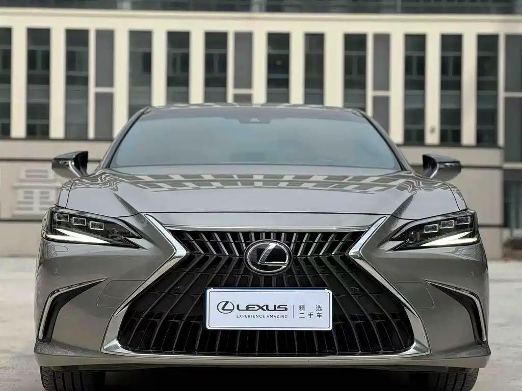 Lexus ES 2022 300h Premium Edition
