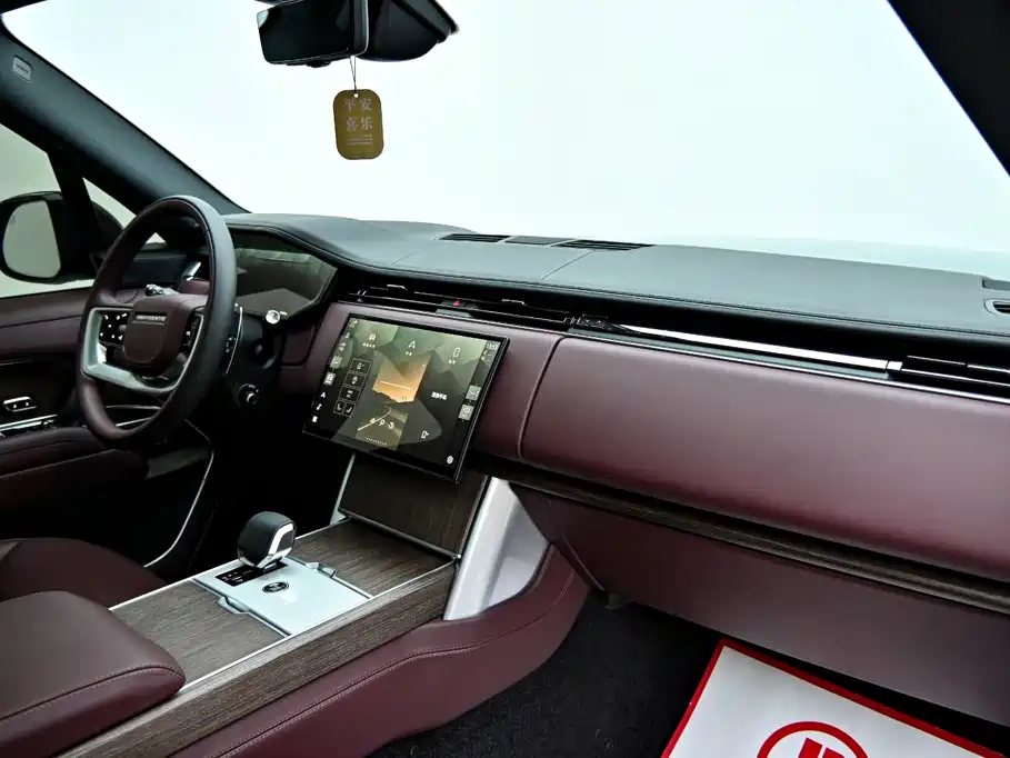 Range Rover 2025 Model 3.0T Export Edition