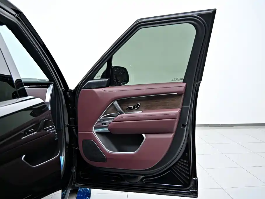 Range Rover 2025 Model 3.0T Export Edition