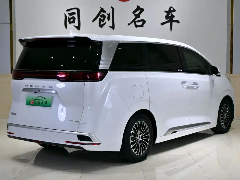 Tengri D9 2022 DM-i 970 All-Wheel Drive Prestige Edition
