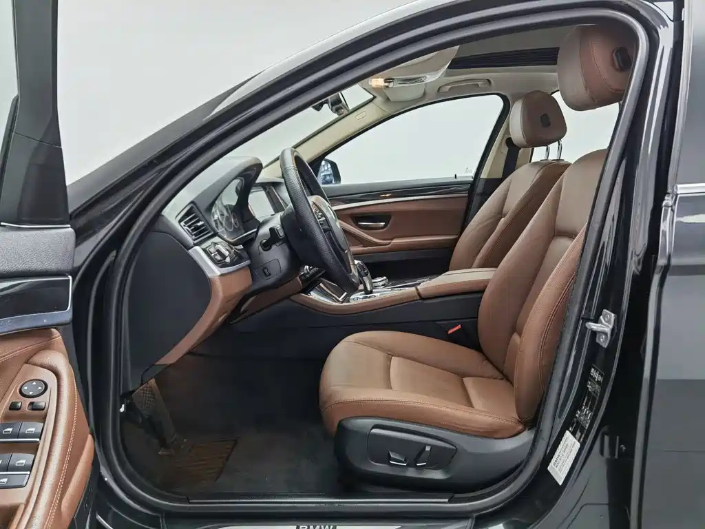 BMW 5 Series 2014 model 520Li Elegant Edition