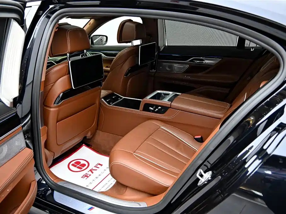 BMW 7 Series 2018 740Li xDrive Luxury Edition M Sport Package