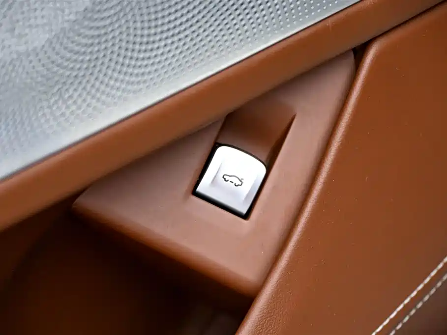 BMW 7 Series 2018 740Li xDrive Luxury Edition M Sport Package