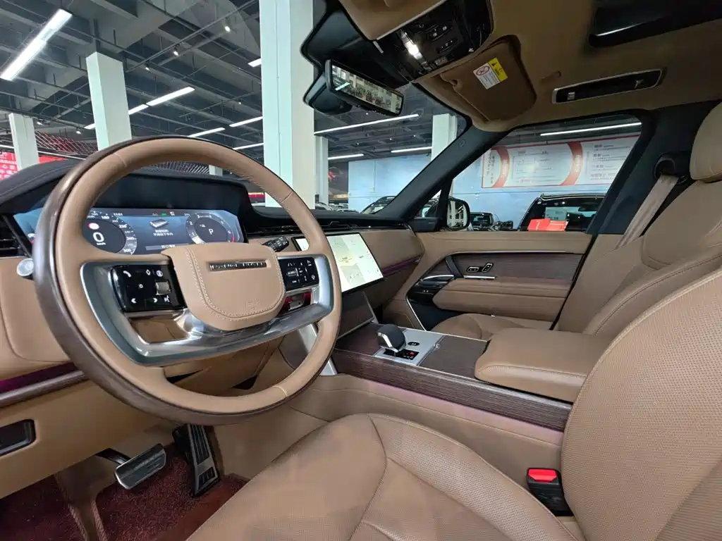 Range Rover 2025 Edition 3.0 L6 400PS Grand Extended Version