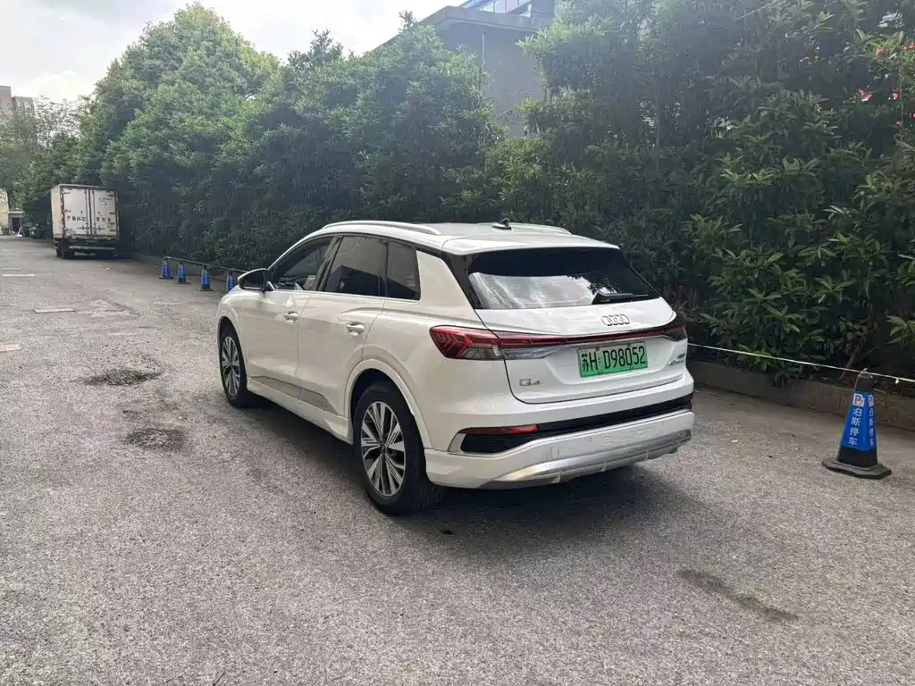 Audi Q4 e-tron 2023 40 e-tron Creative Edition
