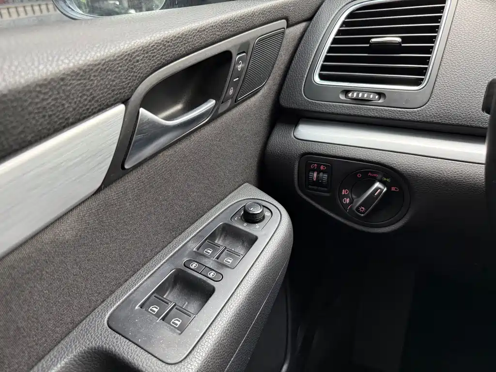 Shangri-La 2016 380TSI Comfort Edition 7-seater