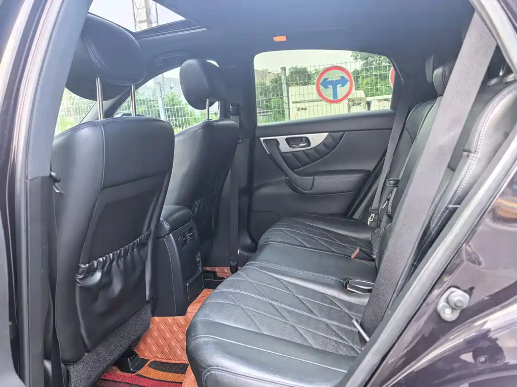 Infiniti QX70 2015 3.7L Absolute Edition