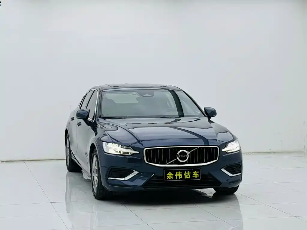 Volvo S60 2023 B4 Intelligent Luxury Edition