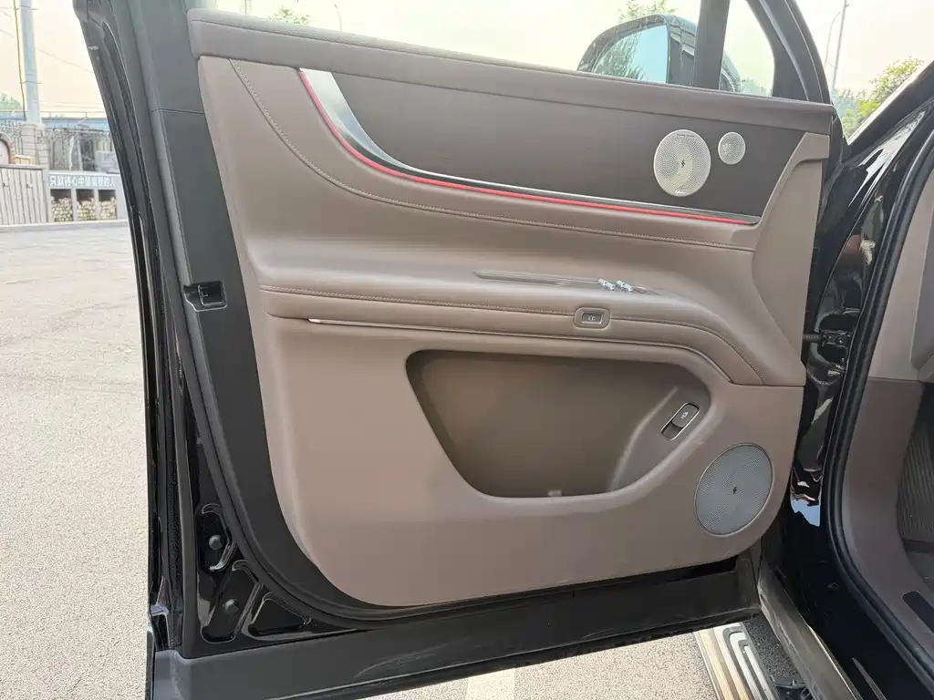 SUV M9 2025 Edition Range-Extended Ultra Version 52kWh 5-Seat (192-line LiDAR)