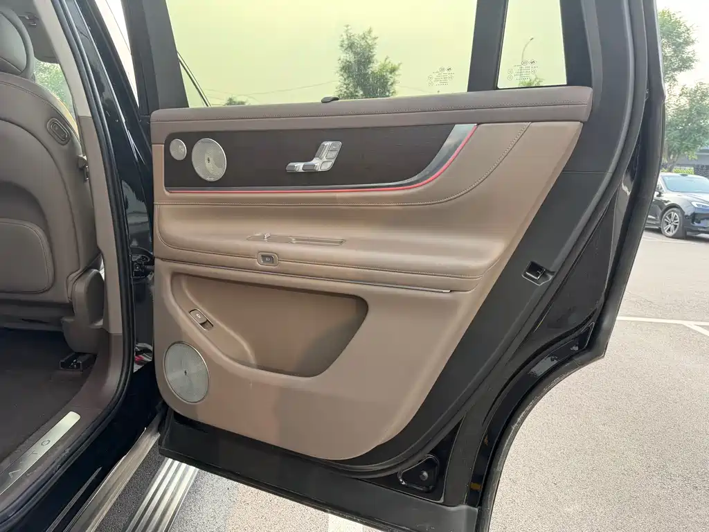 SUV M9 2025 Edition Range-Extended Ultra Version 52kWh 5-Seat (192-line LiDAR)