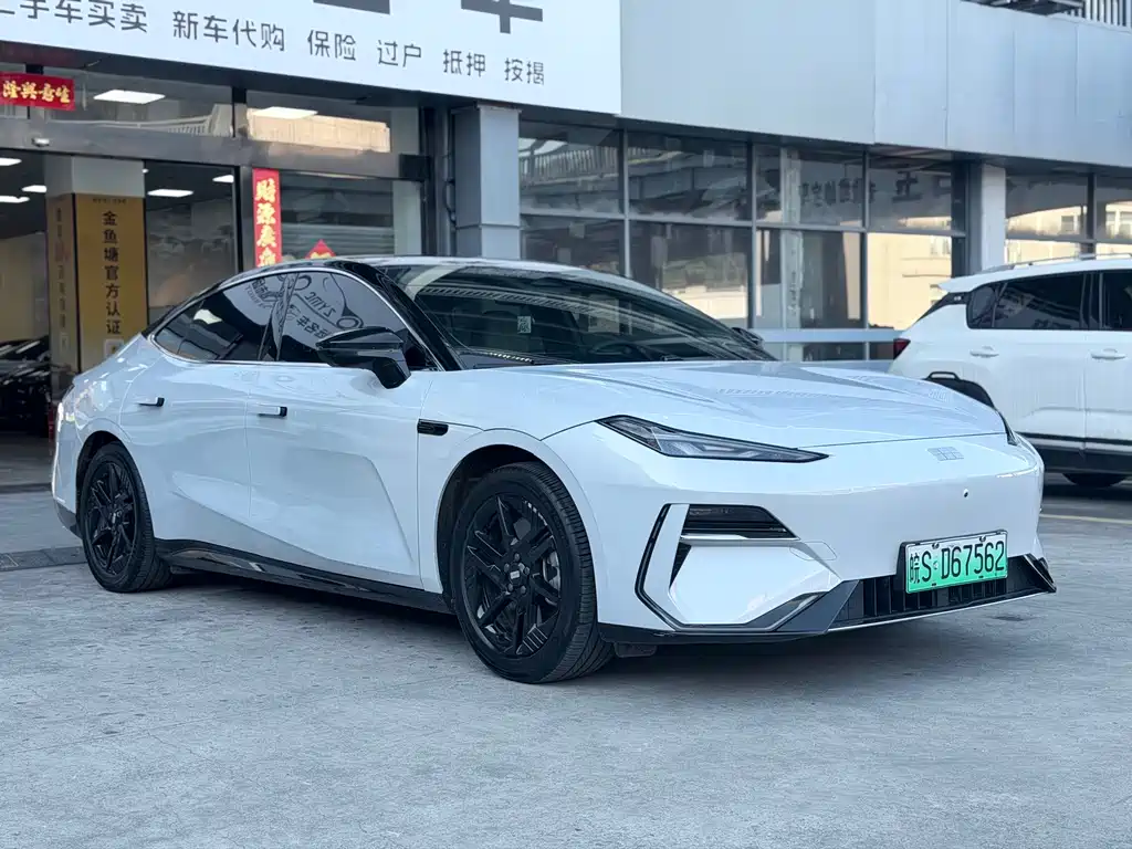 Galaxy E8 2024 Edition 550km Rear-wheel Drive PRO