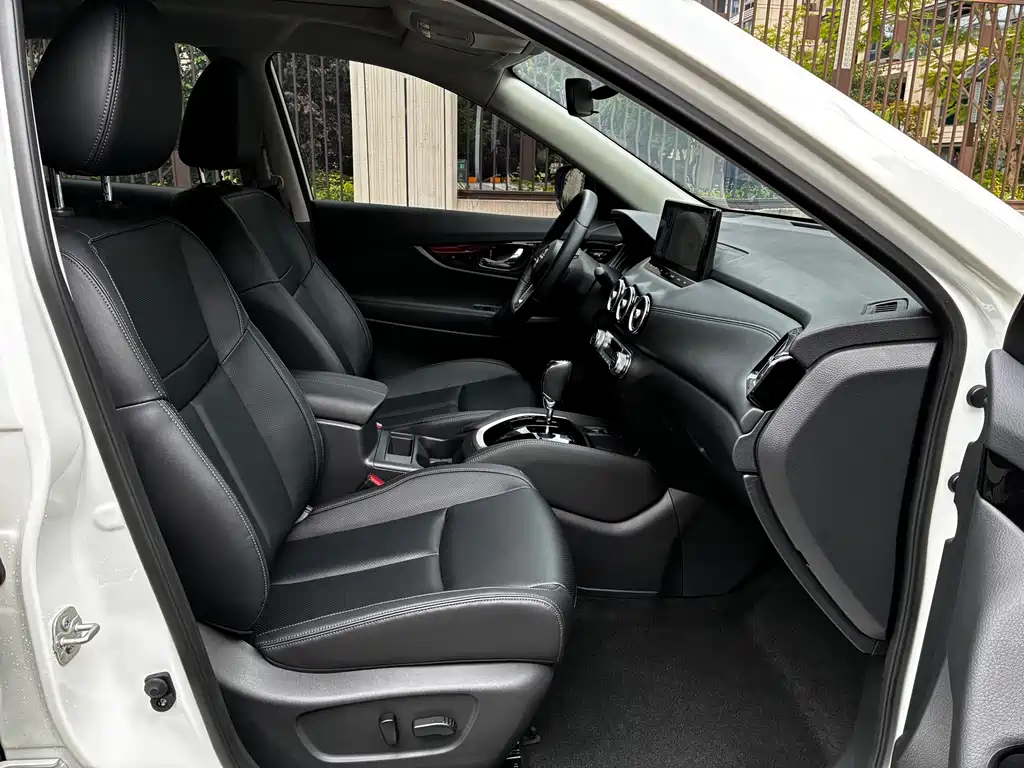 2025 Qashqai Honor 2.0L FWD Leading Edition
