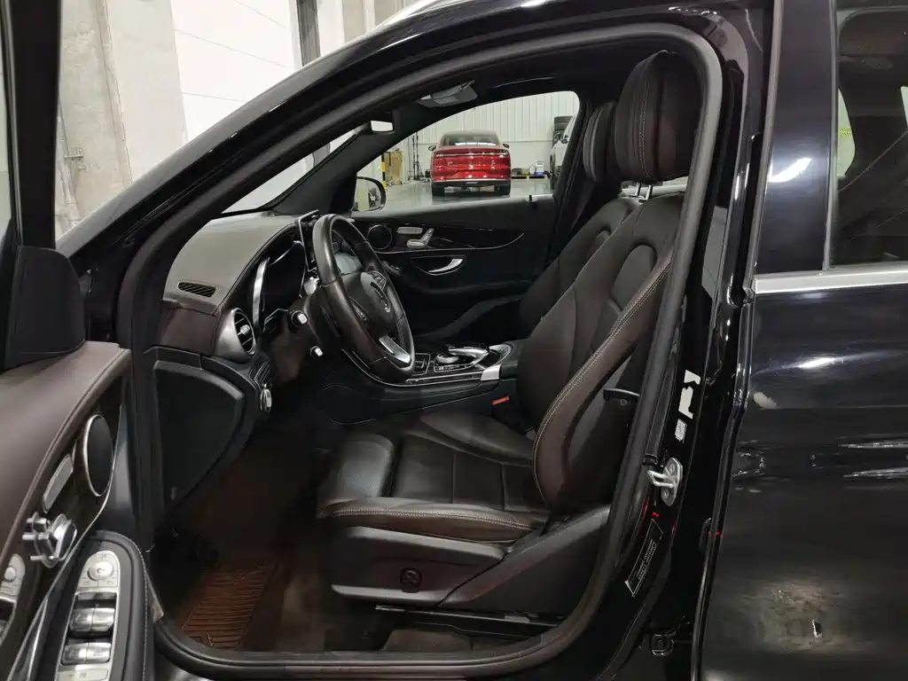 Mercedes-Benz GLC 2017 260 4MATIC Dynamic Edition
