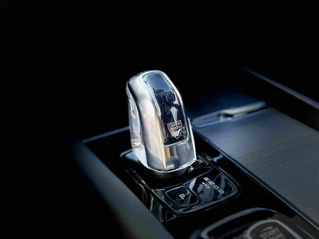 Volvo XC60 Plug-in Hybrid 2019 T8 E驱 Hybrid Smart雅 Motion Edition National V
